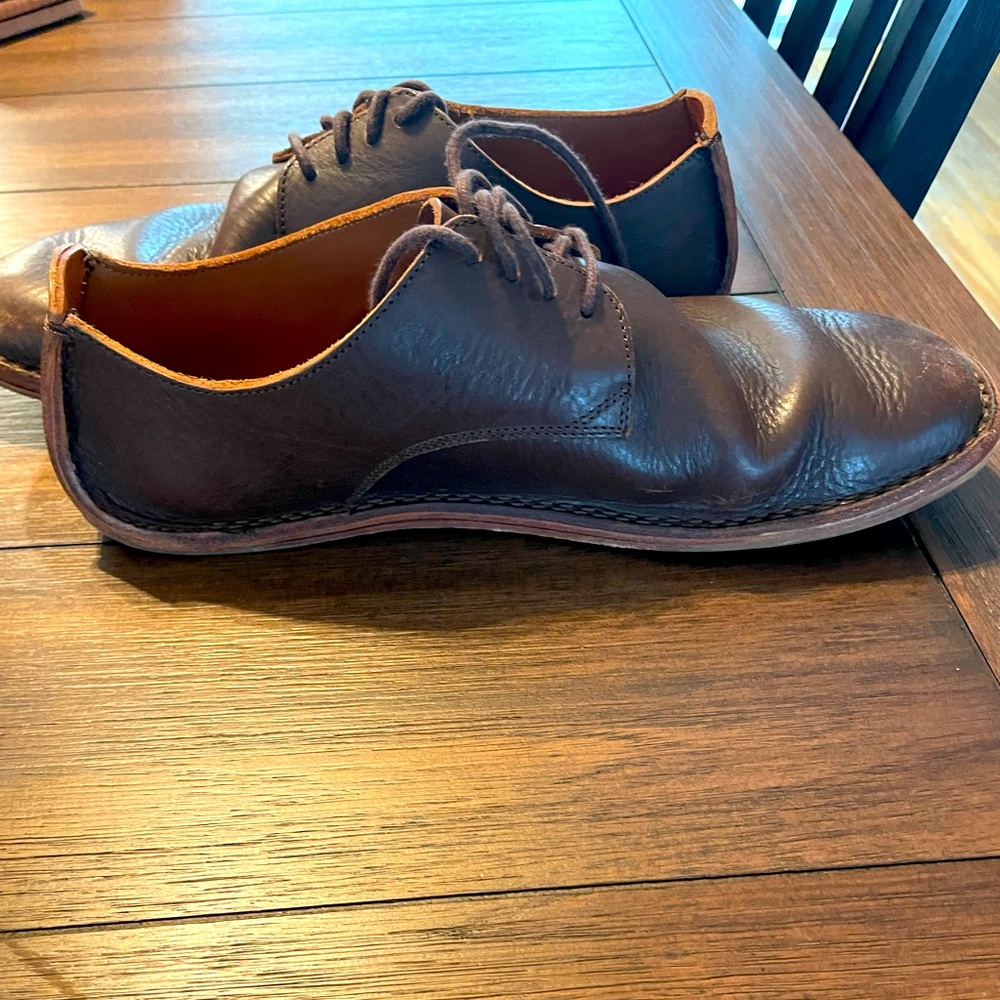 Vivobarefoot men’s brown leather dress shoe